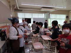 4��15���i���j���j