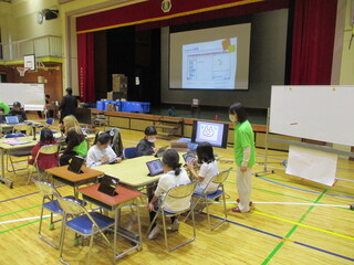 11��15���i�y�j���j