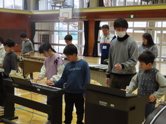 2��27���i���j���j