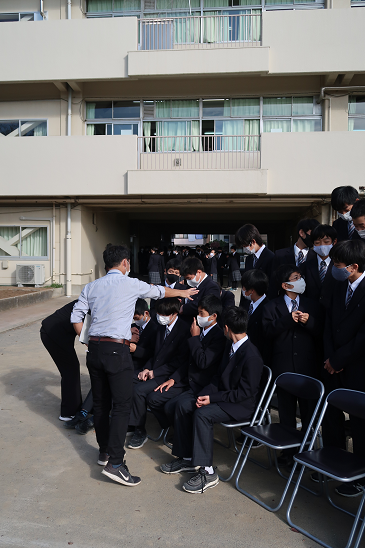 1 2年生 クラス写真を撮影しました 西東京市立田無第二中学校ホームページ
